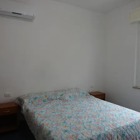 Apartment Via Pesaro 4 Aria Condizionata, Parcheggio Marcelli