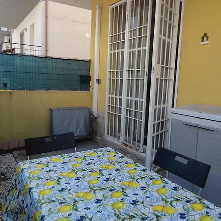 Apartment Via Pesaro 4 Aria Condizionata, Parcheggio